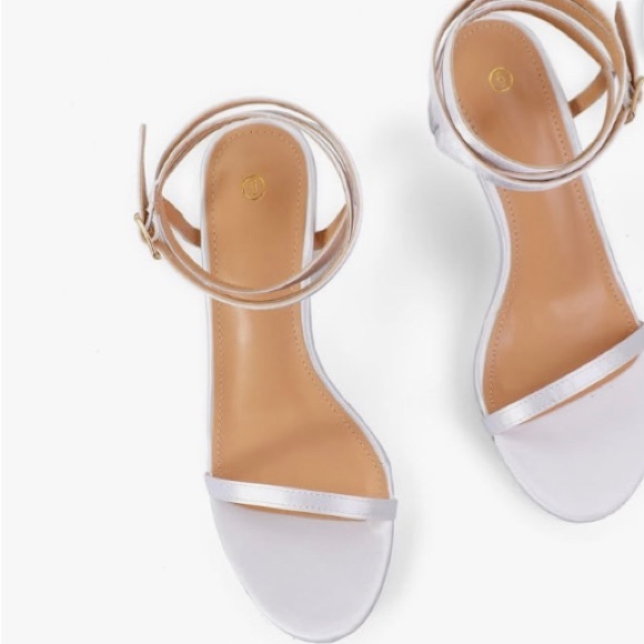 NIB*** Stunning MySoft Women's Strappy Wrap Heeled Open Toe Stiletto Size 6.5 - Picture 3 of 6